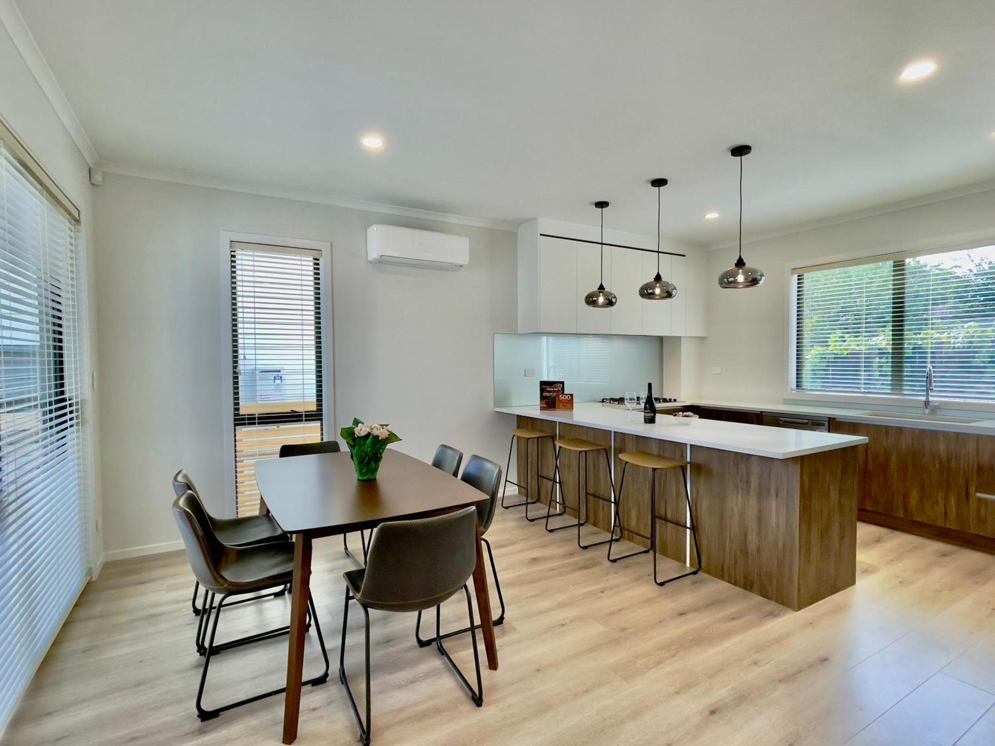 Sky Stars Brand-New Comfortable 3 & 4-Bedroom Houses Auckland Exterior photo