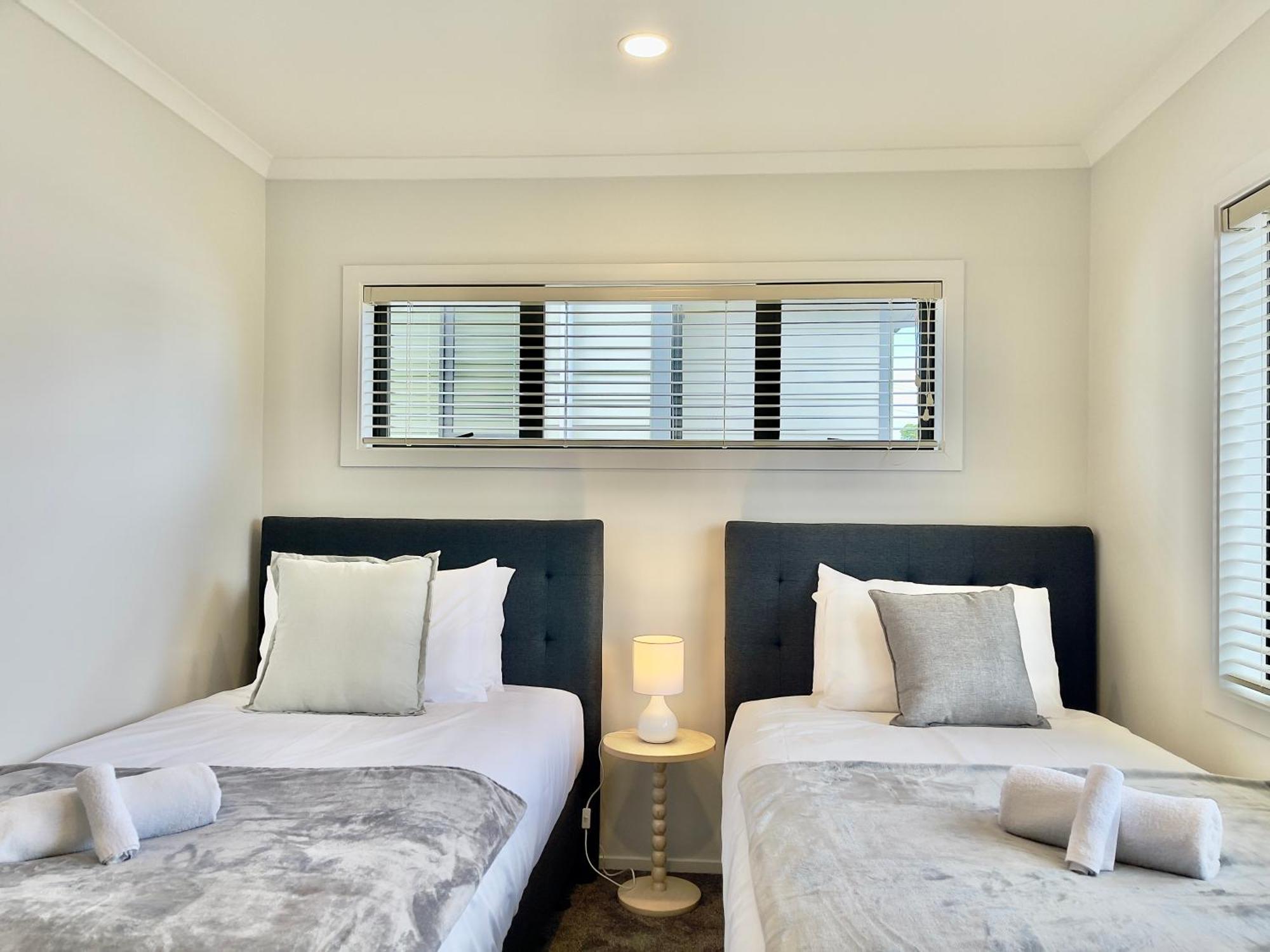 Sky Stars Brand-New Comfortable 3 & 4-Bedroom Houses Auckland Exterior photo